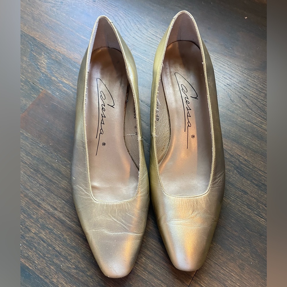 Caressa gold kitten heel womens shoes sz 8